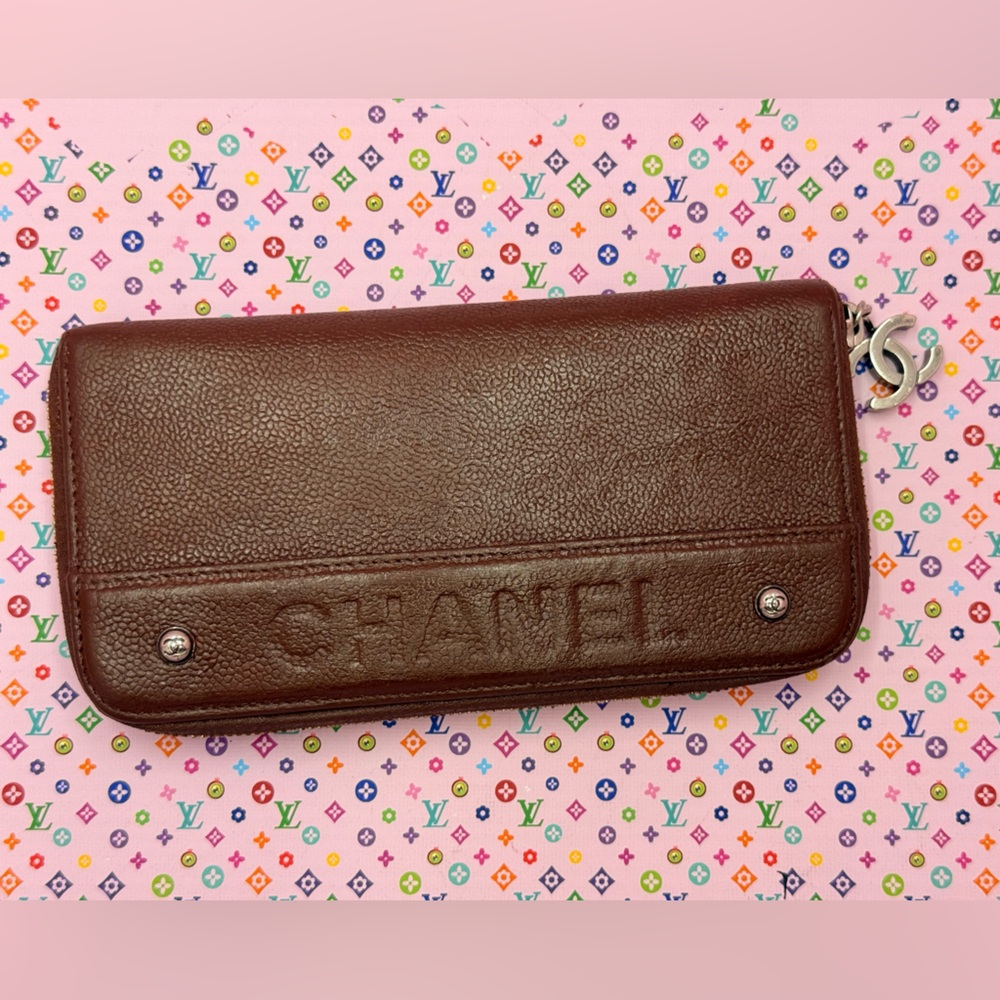 💎🍑 Triple Threat Luxe Buyers Appreciation — LV • Gucci • Chanel 🍑💎 - Picture 5 of 12